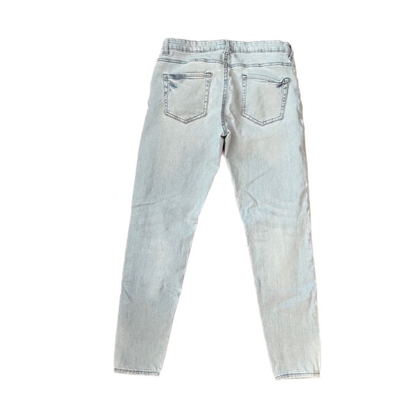 Forever 21 | Light Wash Distressed Jeans | Size 30 - Picture 2 of 7